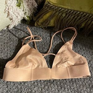 🌵3/$20 5/$30 Like new nude cross strap bra bralette